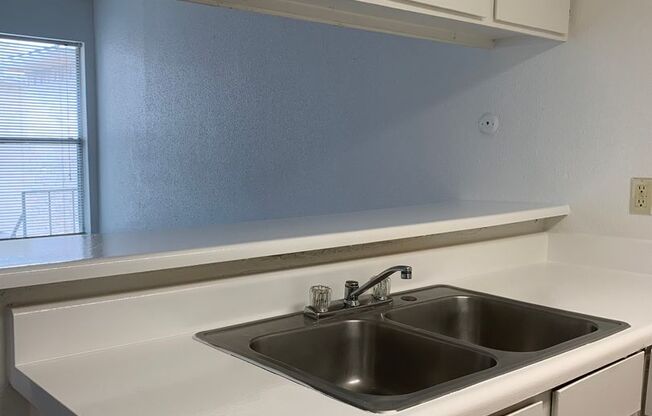 2 beds, 2 baths, 1,003 sqft, $1,050, Unit 1802