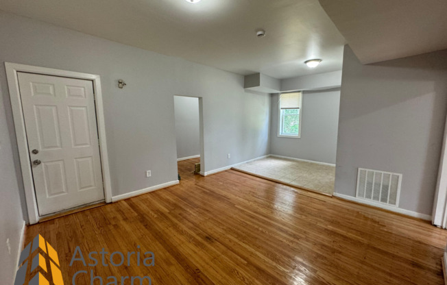 1 bed, 1 bath, $1,150, Unit 3508 Clifton Ave Unit A2