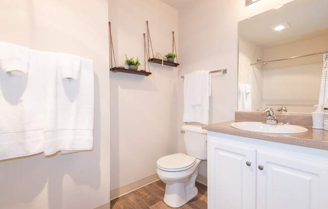 Hathaway Court model bathroom