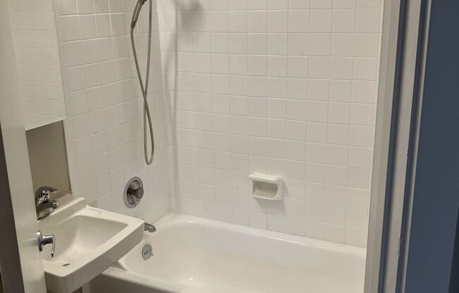 1 bed, 1 bath, 519 sqft, $1,395, Unit 22