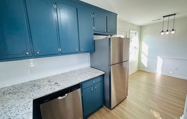 2 beds, 2 baths, $1,095, Unit Unit C