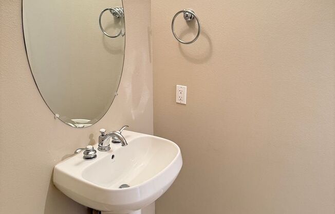 2 beds, 2.5 baths, $2,750, Unit Unit 1311