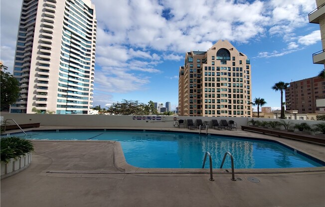 1 bed, 2 baths, 888 sqft, $4,995, Unit 2204