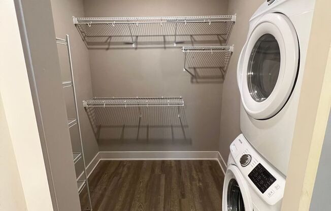 1 bed, 1 bath, 798 sqft, $905, Unit 101