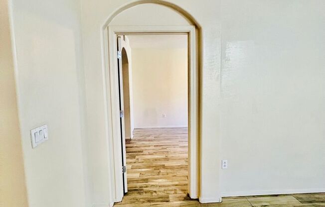 2 beds, 2 baths, 1,244 sqft, $1,899, Unit 705 W. Queen Creek #1107