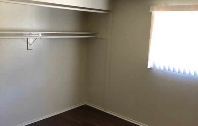 4 beds, 2 baths, 1,100 sqft, $3,695, Unit 1240-12