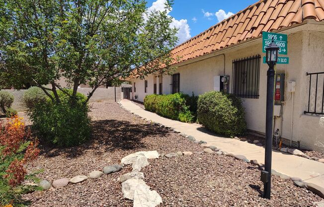 5905 E. Sun County Blvd. (85712)