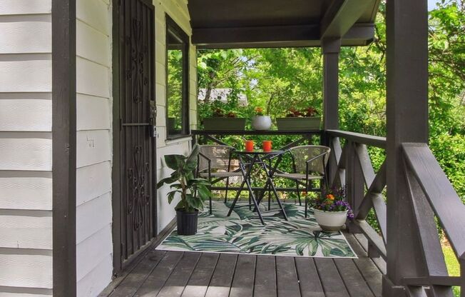 Charming 2BR/1Bth bungalow in Atlanta