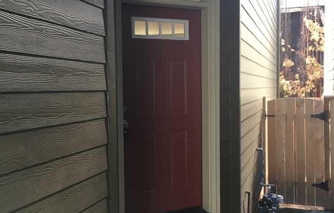Three Bedrooms Plus Loft! Centrally located!