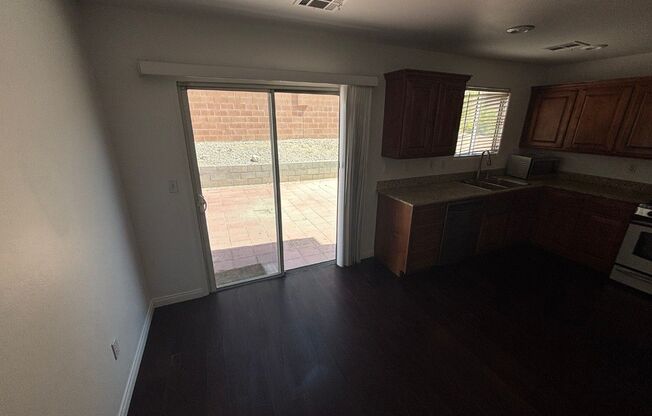 Charming 3-Bedroom Home with Modern Comfort in Prime Las Vegas Location