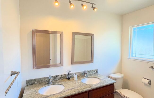 3 beds, 2.5 baths, $6,895