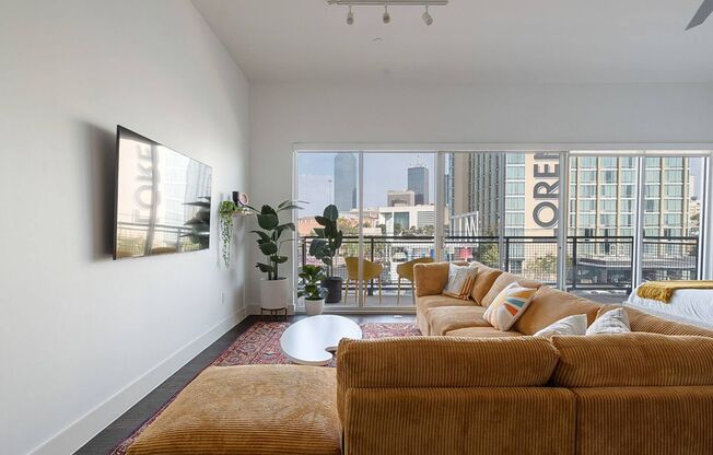 1 bed, 1 bath, $1,749, Unit 512