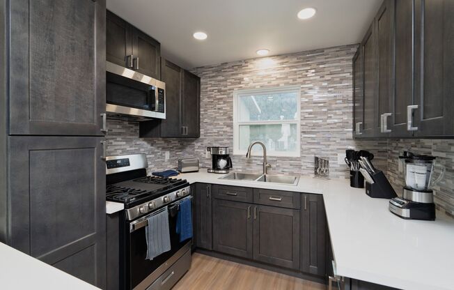 New Charming ADU!!! 1 Bed/1 Bath 490 Sq. Ft. $2,300/mo.