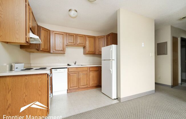 2 beds, 1 bath, 744 sqft, $850, Unit 10