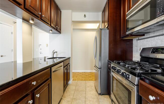 1 bed, 1 bath, 775 sqft, $4,850, Unit 15C