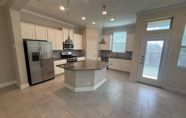 3bd 2.5ba in Prime Location