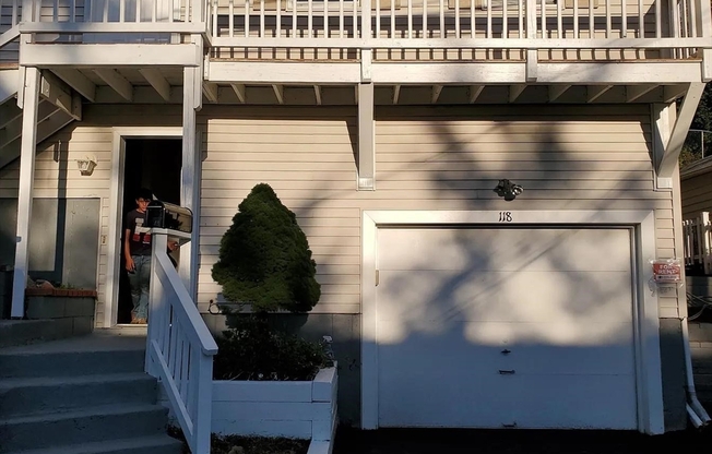 118 MONTCLAIR AVE