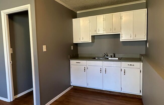 1 bed, 1 bath, 546 sqft, $995, Unit 1205-B