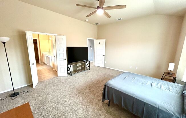 1 bed, 1 bath, 150 sqft, $850, Unit Unit 2