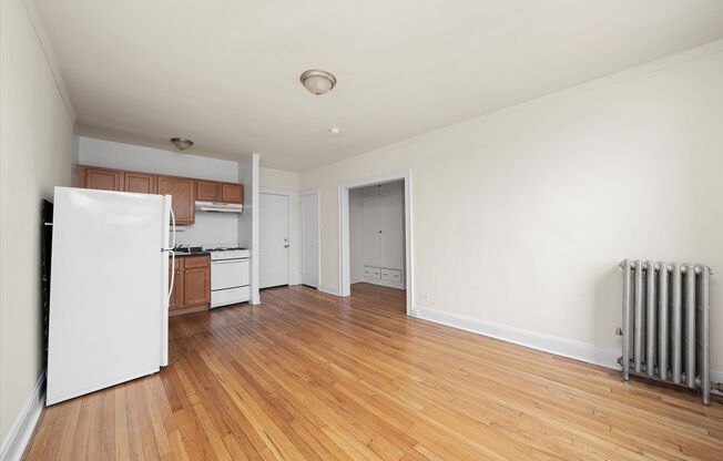 Studio, 1 bath, 365 sqft, $1,295, Unit Spaulding-217
