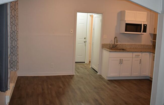 1213 W Pine
