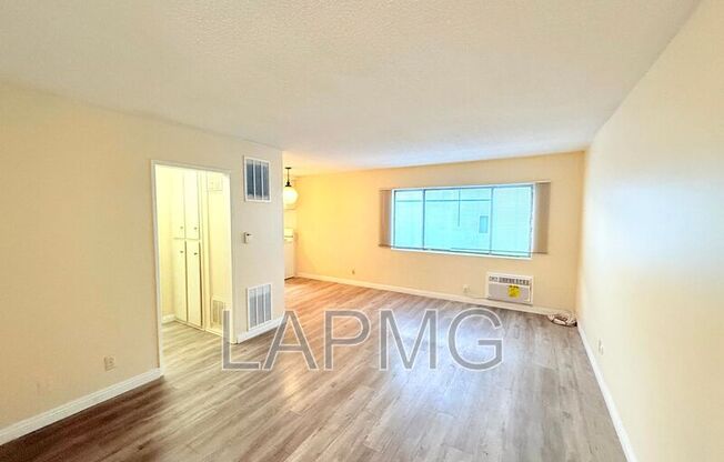 1955 S SHERBOURNE DR