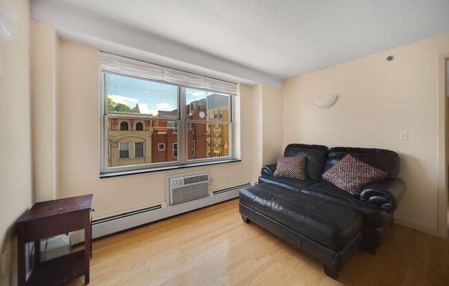 400 College Ave - The Heart of Collegetown