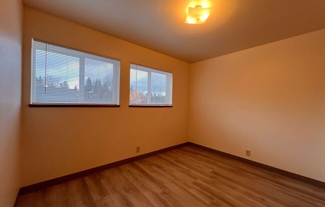 2 beds, 1 bath, $1,495, Unit 518397 - 3506B NE 54th St