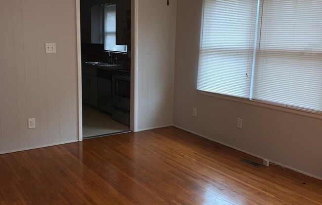 Charming 2 Br Duplex on Quiet Street in Dilworth!