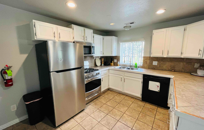 546 E DELNO DR