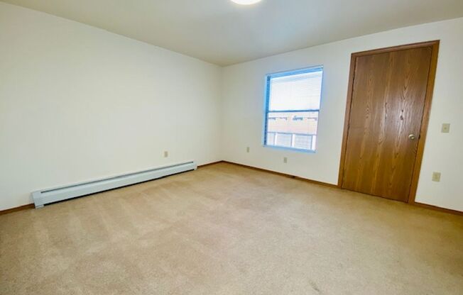 1 bed, 1 bath, 862 sqft, $870