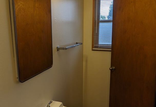 2 beds, 1 bath, 960 sqft, $1,445, Unit Tennessee-7433