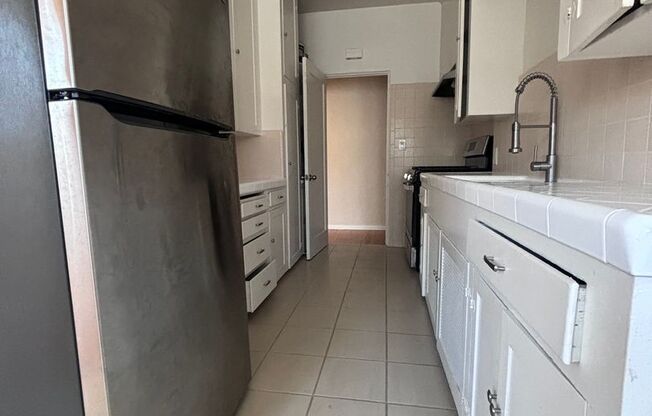 2 beds, 1 bath, $2,895