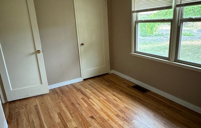 3 beds, 1 bath, $1,750