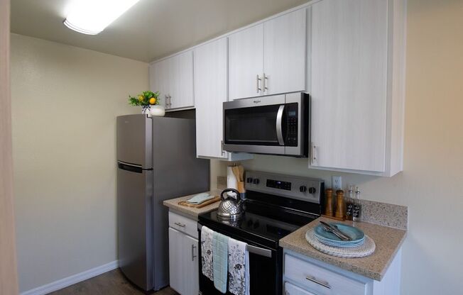 1 bed, 1 bath, 710 sqft, $2,375, Unit B-11