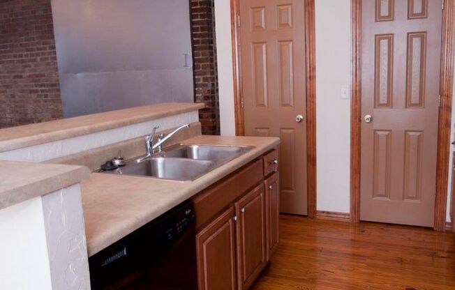 1 bed, 1 bath, 800 sqft, $950, Unit SW 107