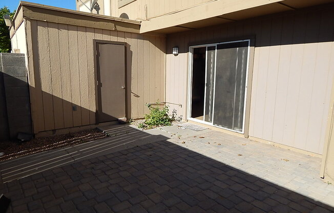 3 beds, 1 bath, $1,680