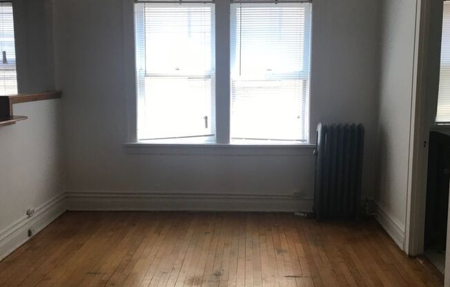 Studio, 1 bath, 375 sqft, $775, Unit 304