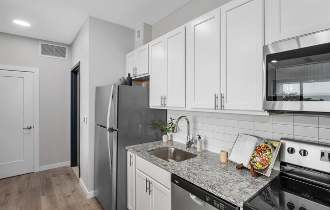 1 bed, 1 bath, 530 sqft, $1,315, Unit 115