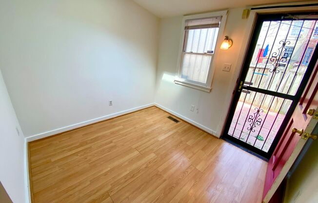 Charming 1BR with 1.5 Baths and Bonus Basement Room in the Heart of Ridgley’s Delight
