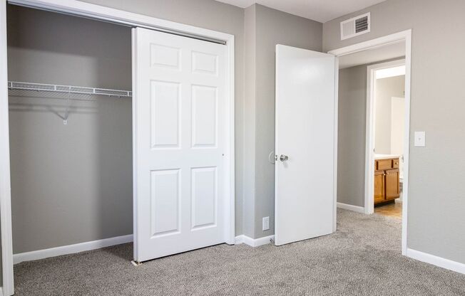 3 beds, 1.5 baths, 960 sqft, $1,250, Unit C8