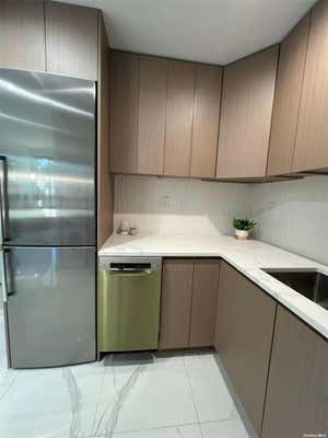 2 beds, 2 baths, $2,800, Unit 2C