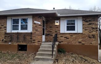 5707-5709 NE 51st Street