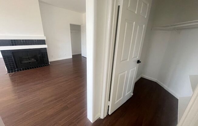 1 bed, 1 bath, $2,195, Unit 102