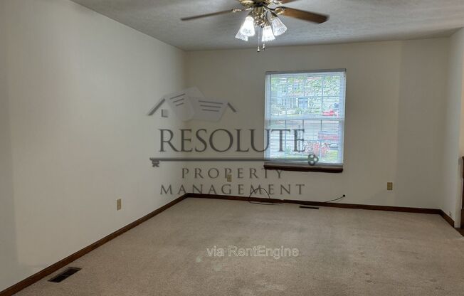 2204 BRETT CIR