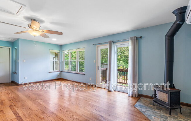 10 WELLSPRING LN