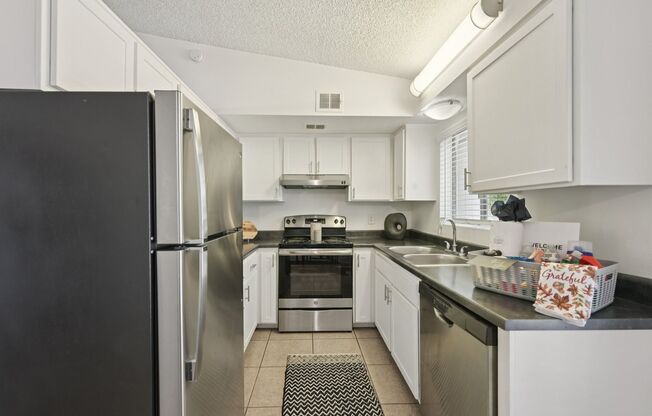 2 beds, 2 baths, 952 sqft, $1,149, Unit 251