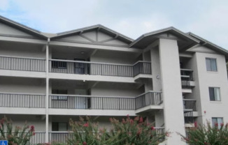 Updated 2-Bedroom Lake Lotus Club Condo with Scenic Views