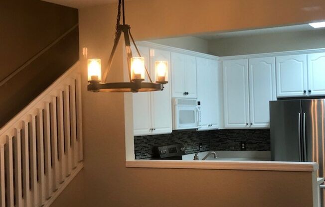 SUPER 3 BDRM TOWNHOUSE IN REGENCY OAKS!