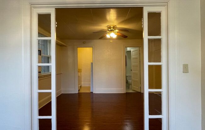 Studio, 1 bath, 350 sqft, $1,095, Unit 103